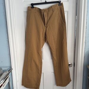 GAP Men's Khaki Chino Pants in Tan